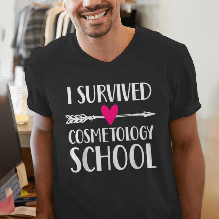 Hairstylist Cosmetology School Graduation Graduate Tee Men's V-Neck T-Shirt