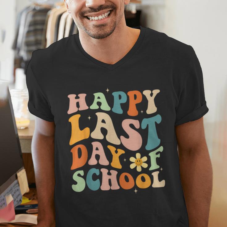 Happy Last Day Of School Groovy Teacher Student Graduation Men's V-Neck T-Shirt