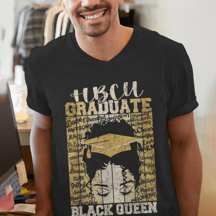 HBCU Historical College Alumni Queen Graduation 2024 Men's V-Neck T-Shirt