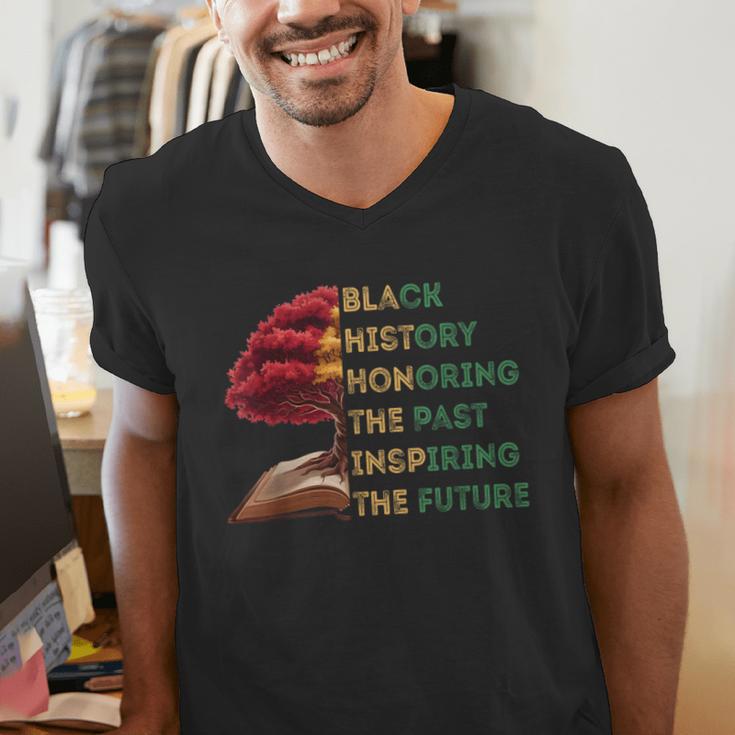 Honoring Past Inspiring Future History Month Tree Book Men's V-Neck T-Shirt