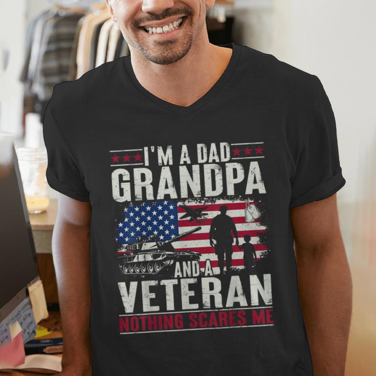 I'm A Dad Grandpa And Veteran Retro Papa Grandpa Men's V-Neck T-Shirt