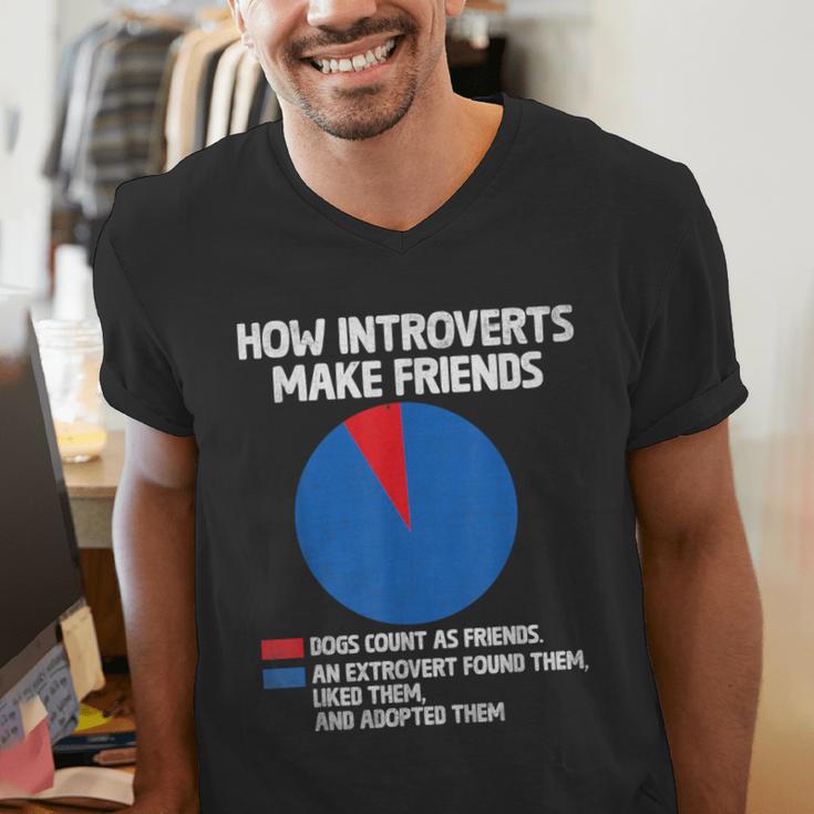 How Introverts Make Friends Sayings For Introverts Men's V-Neck T-Shirt
