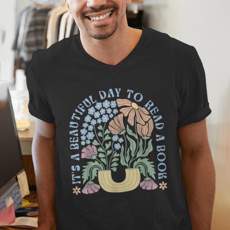 It's A Beautiful Day To Read A Book Librarian Book Lover Men's V-Neck T-Shirt