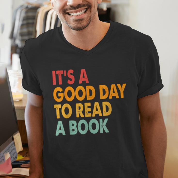 It's A Good Day To Read A Book Retro Vintage Teacher Men's V-Neck T-Shirt
