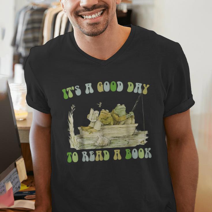 It's A Good Day To Read A Book Shirt Frog Reading Book Men's V-Neck T-Shirt