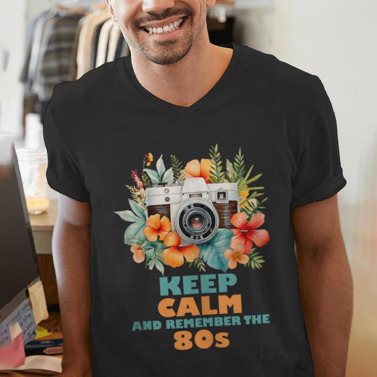 Keep Calm And Remember The 80s Retro Vintage Nostalgia Men's V-Neck T-Shirt Keep Calm And Remember The 80s Retro Vintage Nostalgia Men's V-Neck T-Shirt