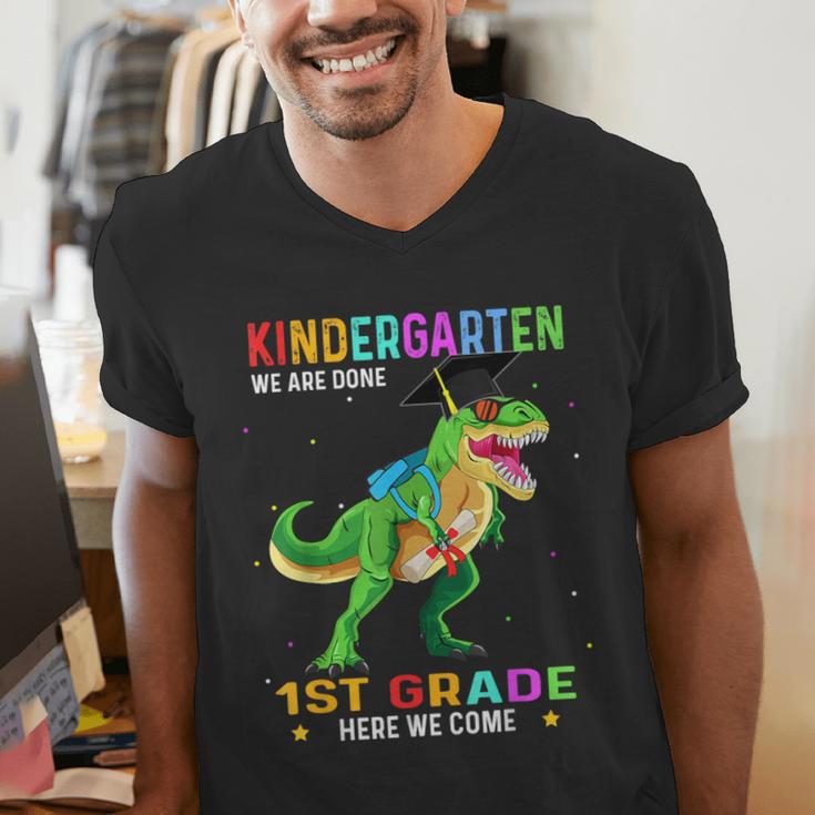 Kindergarten Graduation 1st Here We Come Class 2023 Dinosaur Men's V-Neck T-Shirt