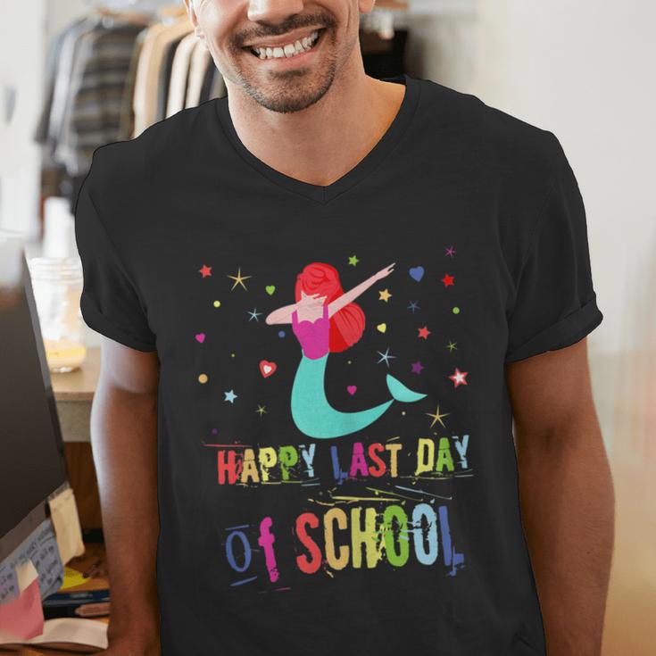 Last Day Of School T-Shirt Graduation 2018 Shirt Men's V-Neck T-Shirt
