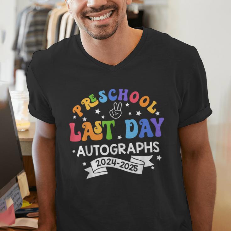 Last Day Of School Year 2025 Preschool Autograph Graduation Men's V-Neck T-Shirt