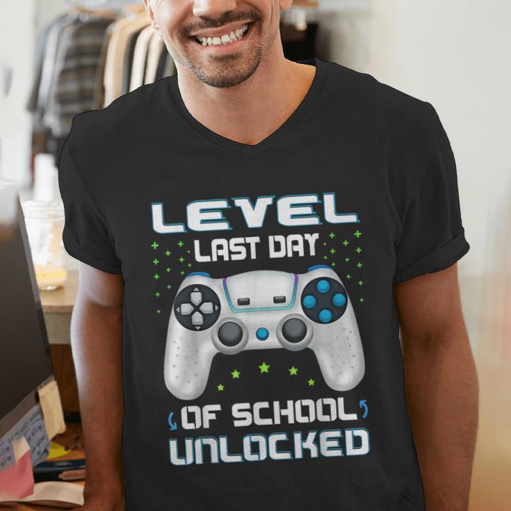 Last Days Of School Graduation Kindergarten Gamer Boys Kids Men's V-Neck T-Shirt