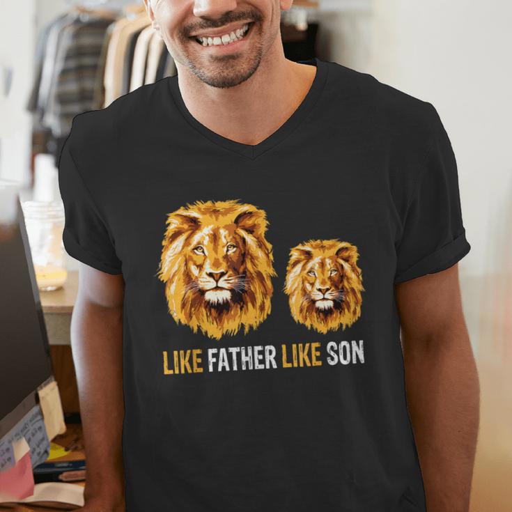 Lion Dad Like Father Like Son Lions Lovers Fathers Day Men's V-Neck T-Shirt