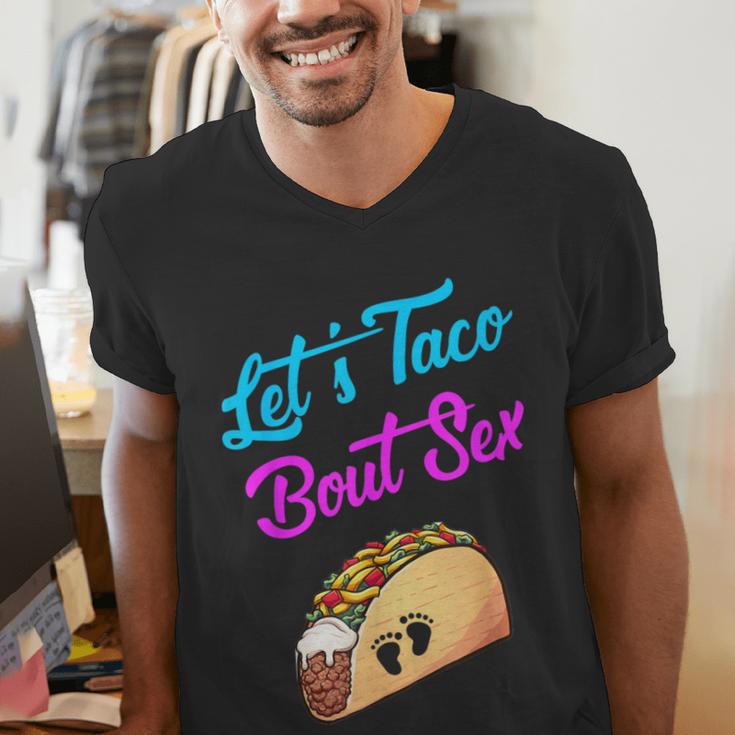 Mom Dad Let's Taco Bout Sex Gender Reveal Party Men's V-Neck T-Shirt