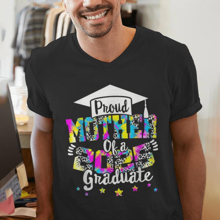 Mother Of a 2025 Graduate Tie Dye Class Senior Graduation 25 Men's V-Neck T-Shirt