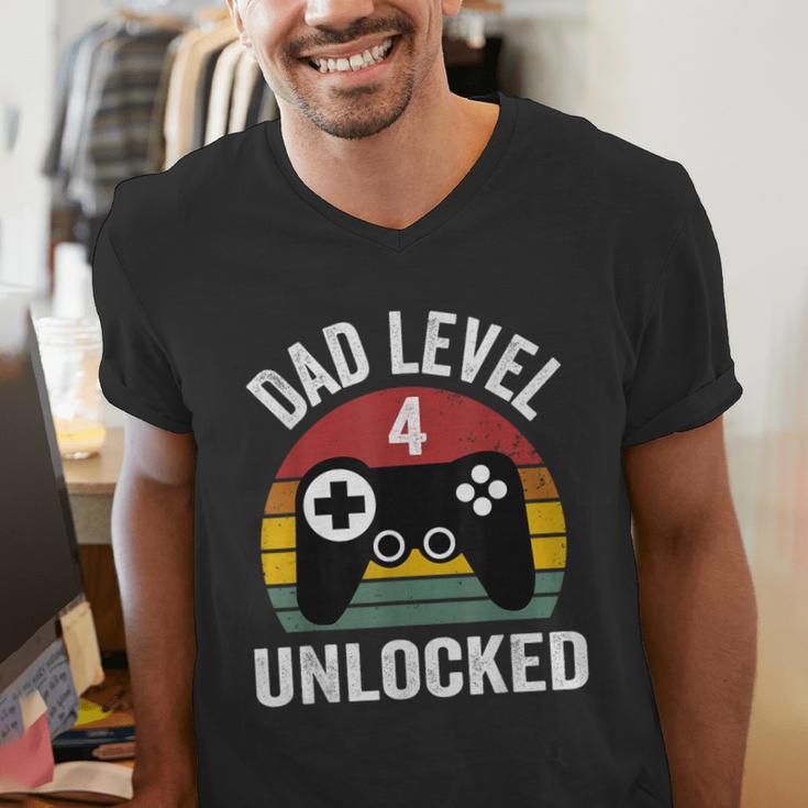 New Dad Shirt Dad Level 4 Unlocked For 4 Kids Gaming Men's V-Neck T-Shirt