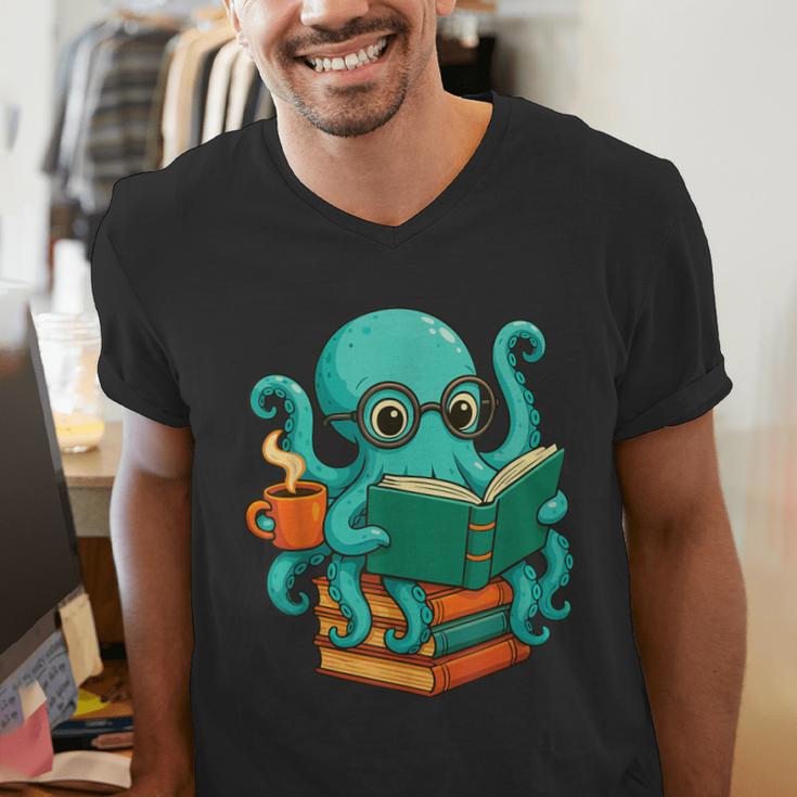 Octopus Reading Book Reading Bookworm Reader Men's V-Neck T-Shirt