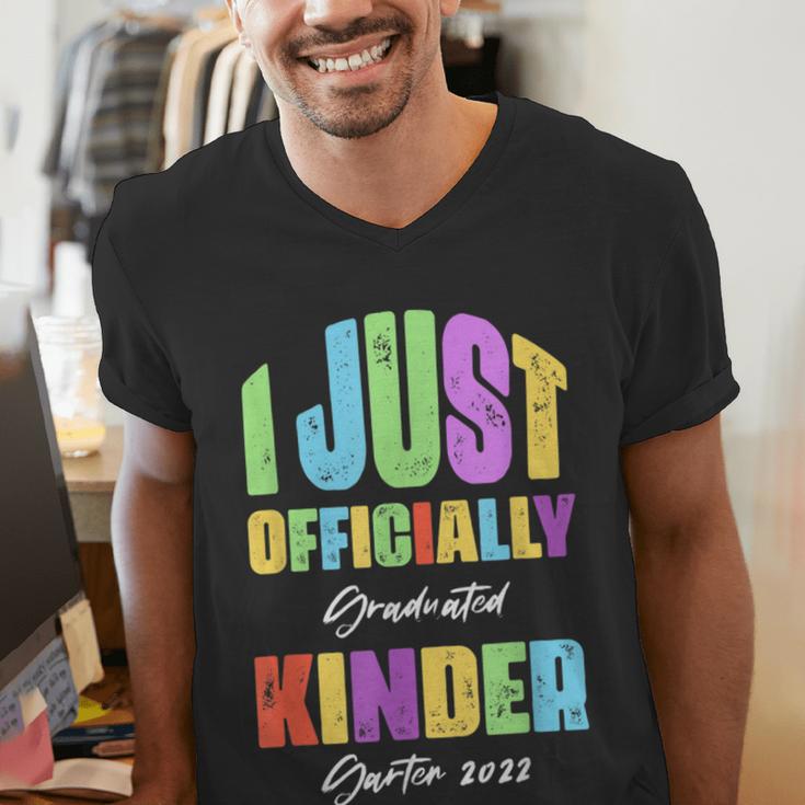 I Officially Graduated Kindergarten Graduation Class Of 2022 Men's V-Neck T-Shirt