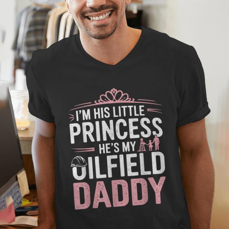 Oilfield Dad Oilfeild My Daddy Works In The Oilfield Men's V-Neck T-Shirt