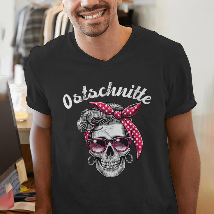Ostschnitte East Germany DDR Ossi Nostalgia Vintage Retro Men's V-Neck T-Shirt