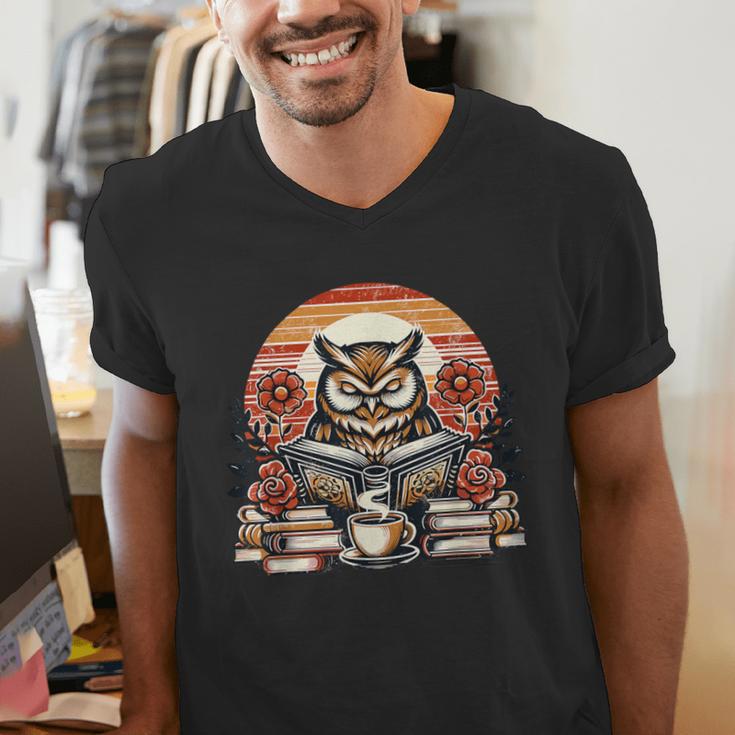 Owl Reading Books Book Library Bookworm Men's V-Neck T-Shirt