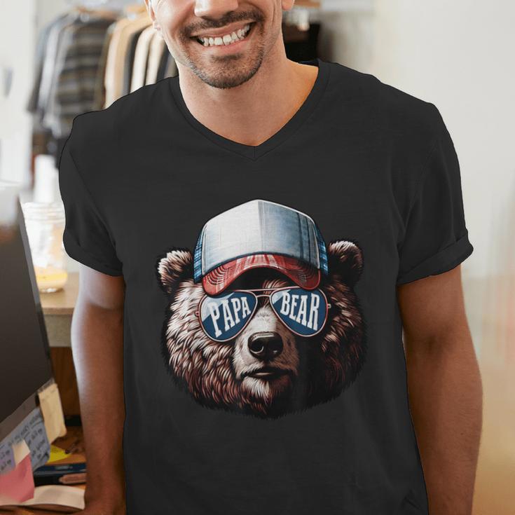 Papa Bear Face Cool Dad Style Retro Fathers Day Daddy Bear Men's V-Neck T-Shirt