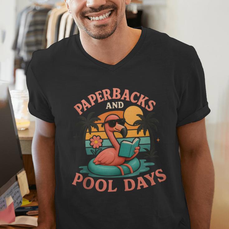 Paperbacks And Pool Days Flamingo Reading Summer Vibes Books Men's V-Neck T-Shirt