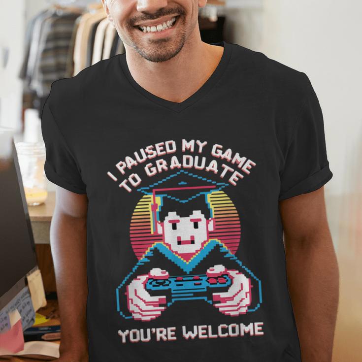 I Paused My Game To Graduate 2024 Gamer Graduation Men's V-Neck T-Shirt