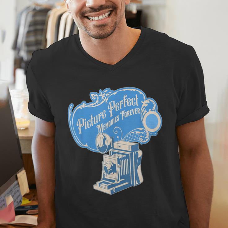 Picture Perfect Memories Forever Vintage Camera Nostalgia Men's V-Neck T-Shirt
