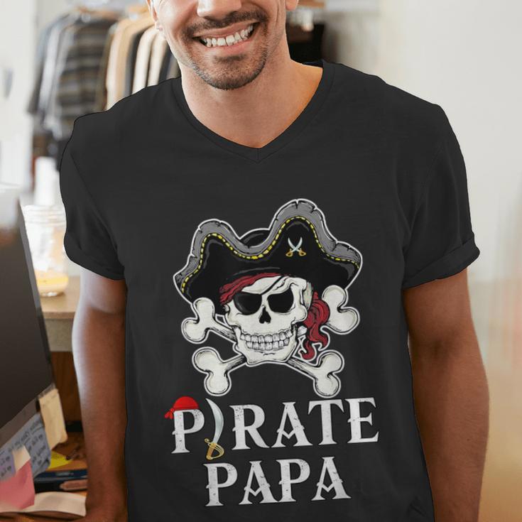 Pirate Papa Costume Jolly Roger Crossbones Pirate Dad Men's V-Neck T-Shirt