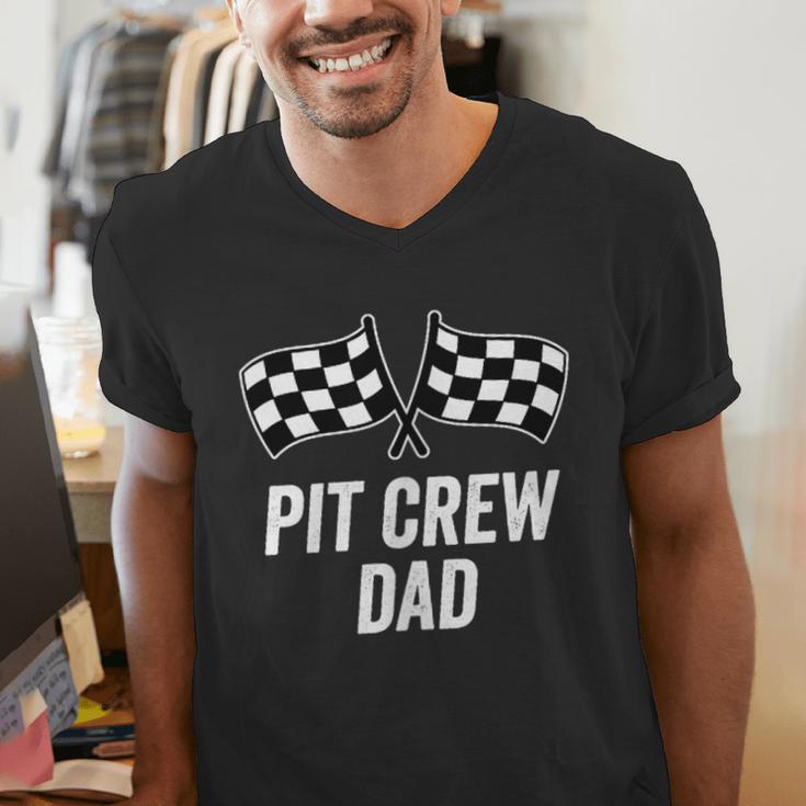 Pit Crew Dad Checkered Flag Hosting Race Car Birthday Partie Men's V-Neck T-Shirt Pit Crew Dad Checkered Flag Hosting Race Car Birthday Partie Men's V-Neck T-Shirt