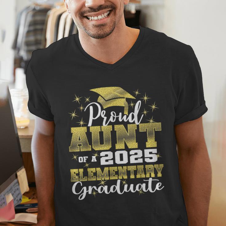 Proud Aunt Of 5th Grade Graduate 2025 Elementary Graduation Men's V-Neck T-Shirt