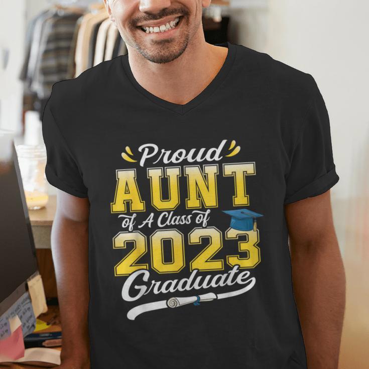 Proud Aunt Of a Class Of 2023 Graduate Senior Graduation Men's V-Neck T-Shirt