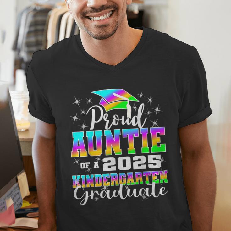 Proud Auntie Of Kindergarten Graduate 2025 Graduation Auntie Men's V-Neck T-Shirt