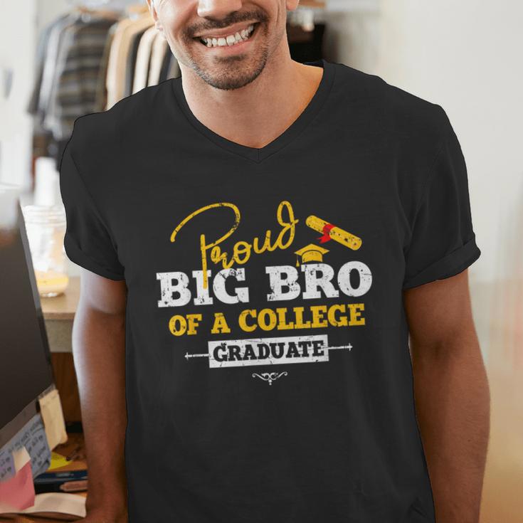 Proud Big Bro Of a College Graduate Graduation Grad Men's V-Neck T-Shirt