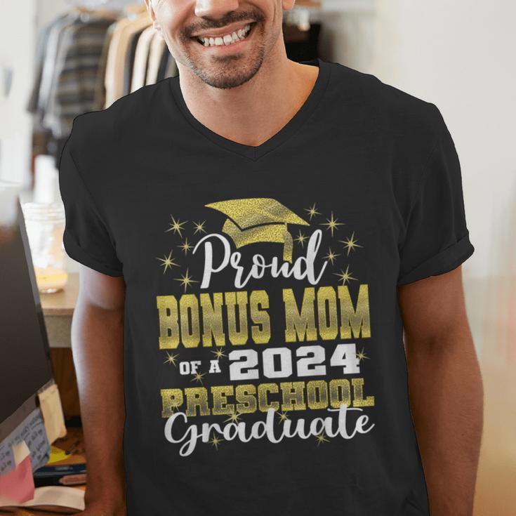 Proud Bonus Mom Of Pre School Graduate 2024 Graduation Bonus Men's V-Neck T-Shirt