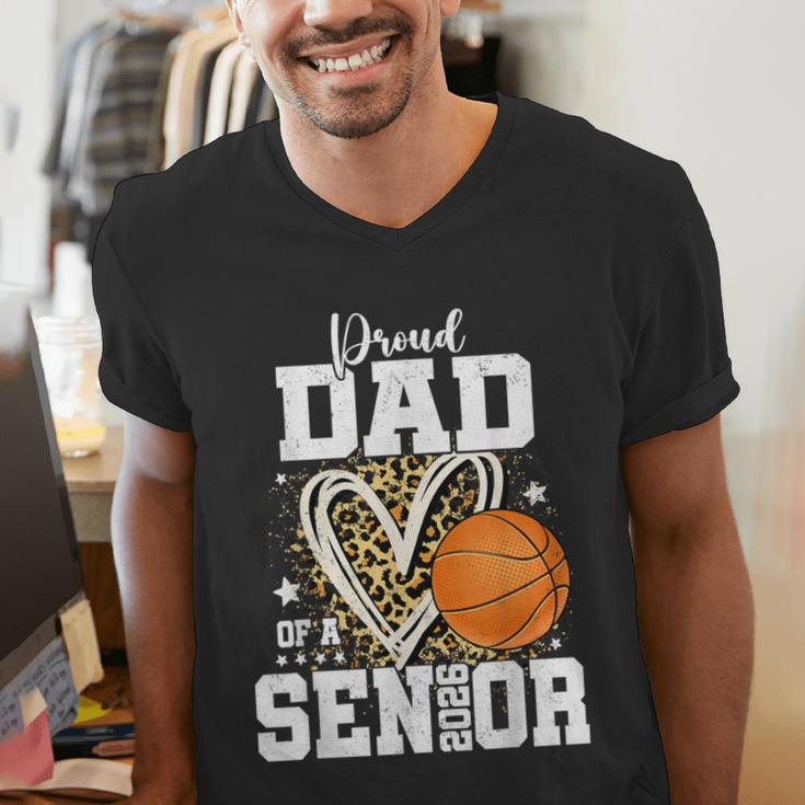 Proud Dad Of A 2026 Senior Basketball Graduation Leopard Men's V-Neck T-Shirt