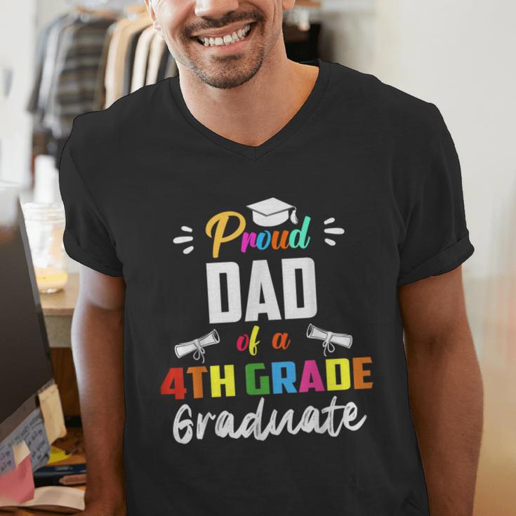 Proud DAD Of A 4th Grade Graduate Graduation 2024 Senior 24 Men's V-Neck T-Shirt