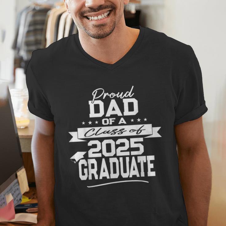 Proud Dad Class Of 2025 Graduate Graduation Ceremony Men's V-Neck T-Shirt