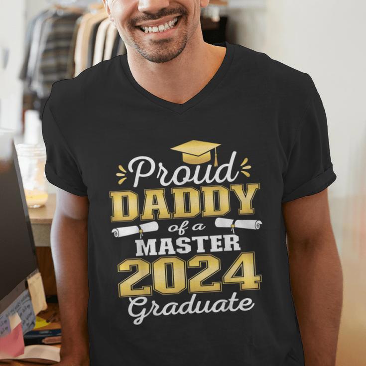 Proud Daddy Of 2024 Class Master Graduate Family Graduation Men's V-Neck T-Shirt