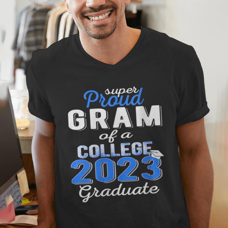Proud Gram Of 2023 College Graduate Family 23 Graduation Men's V-Neck T-Shirt