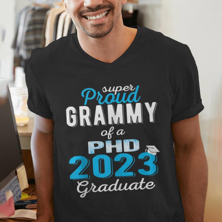 Proud Grammy Class Of 2023 PHD Graduate Doctorate Graduation Men's V-Neck T-Shirt
