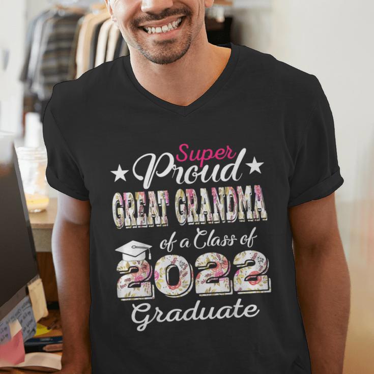 Proud Great Grandma Of 2022 Graduate Class 2022 Graduation Men's V-Neck T-Shirt