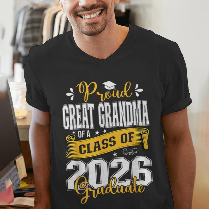 Proud Great Grandma Of a Class Of 2026 Graduate Graduation Men's V-Neck T-Shirt