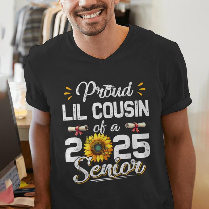 Proud Lil Cousin Of A Class Of 2025 Senior Graduation 2025 Men's V-Neck T-Shirt