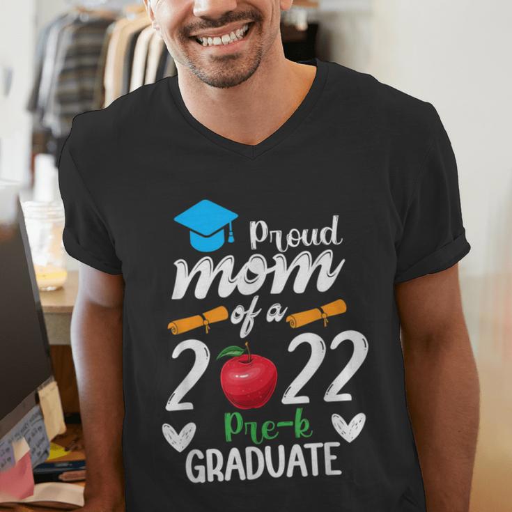 Proud Mom Of 2022 Pre K Graduate Graduation Men's V-Neck T-Shirt
