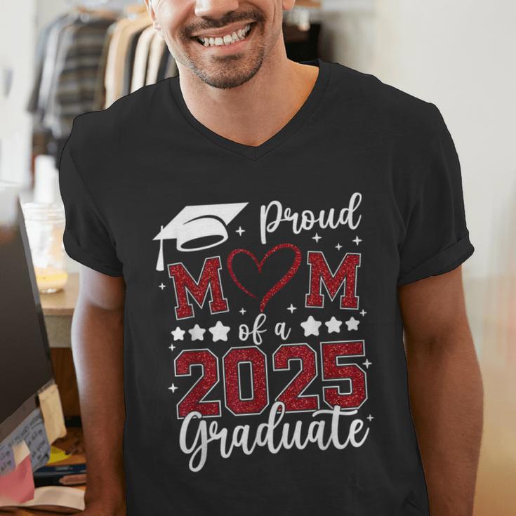Proud Mom Of 2025 Senior Graduate Matching Family Graduation Men's V-Neck T-Shirt