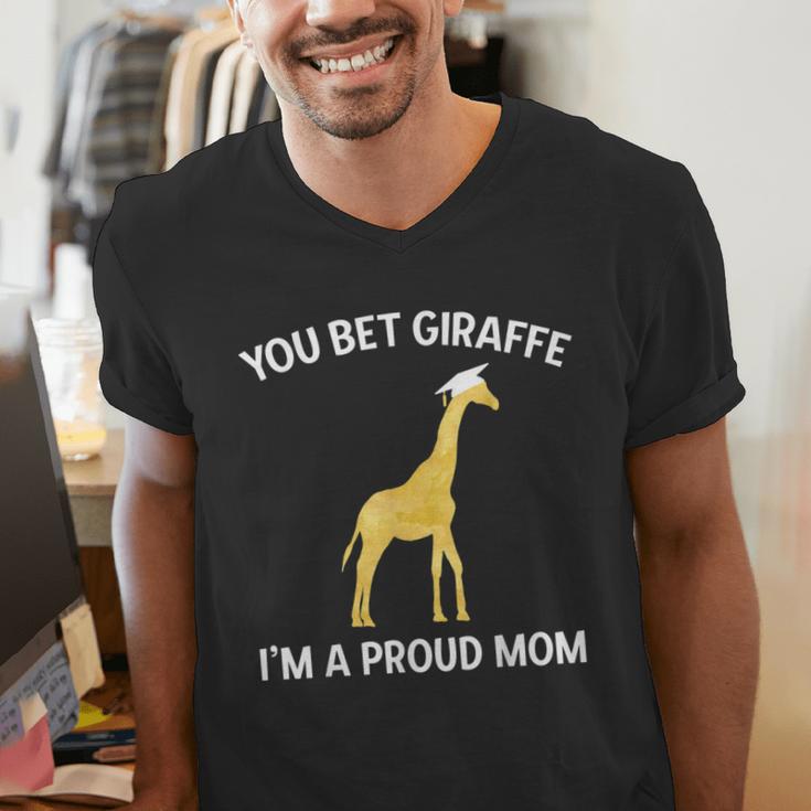 Proud Mom Graduation Shirt You Bet Giraffe Graduate Pun Men's V-Neck T-Shirt