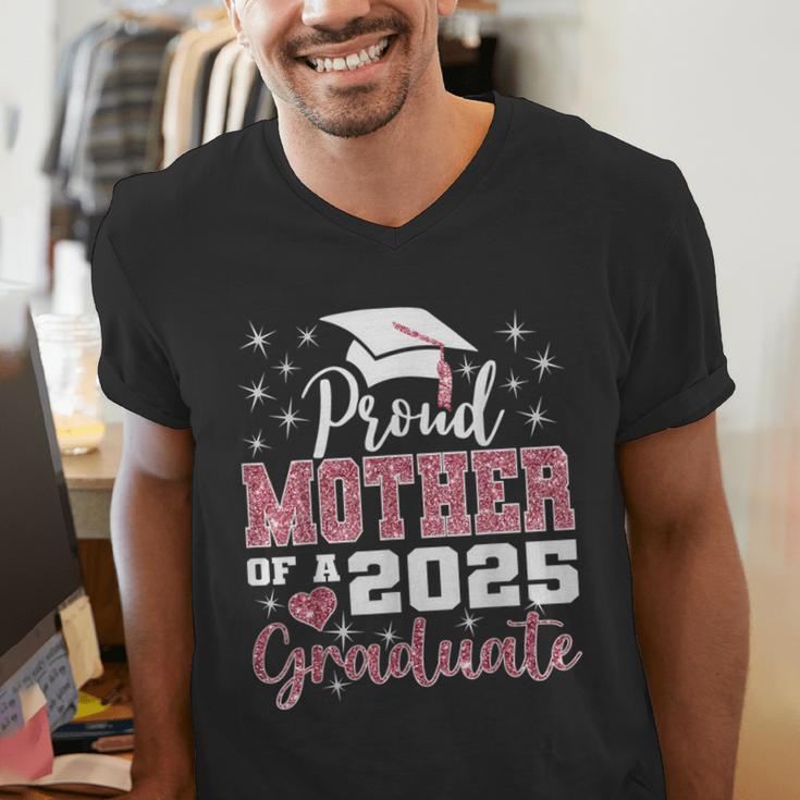 Proud Mother Of 2025 College Graduate Family Graduation Men's V-Neck T-Shirt