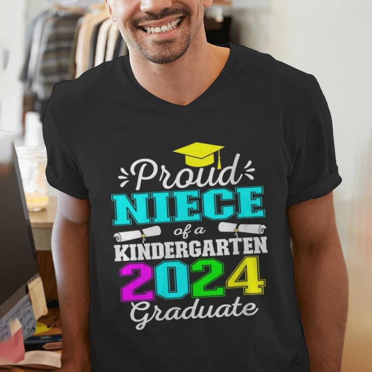 Proud Niece Of Kindergarten Graduate 2024 Graduation Niece Men's V-Neck T-Shirt
