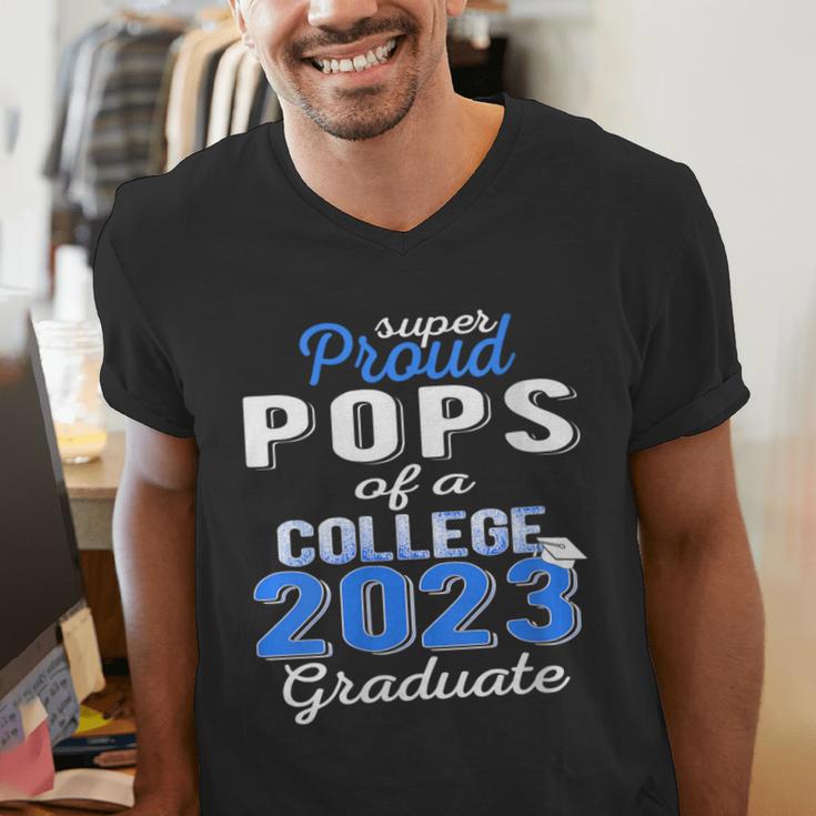 Proud Pops Of 2023 College Graduate Family 23 Graduation Men's V-Neck T-Shirt