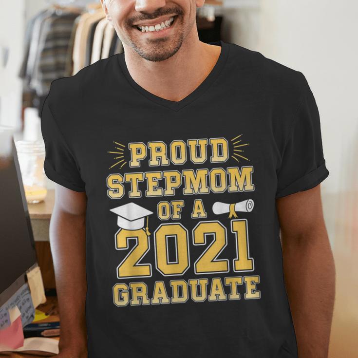 Proud Stepmom Of a 2021 Graduate School Graduation Party Men's V-Neck T-Shirt